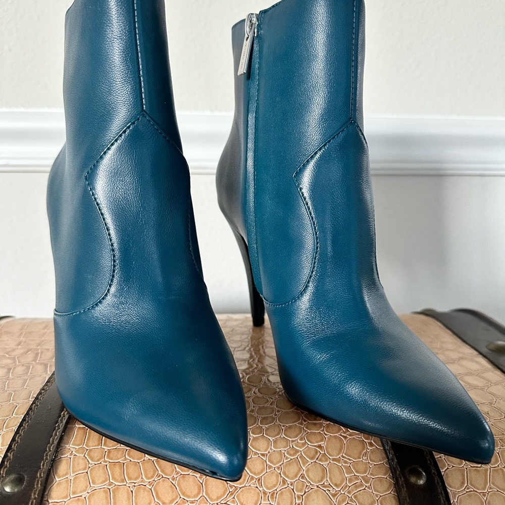 Blue booties, size 6.5 , NEW